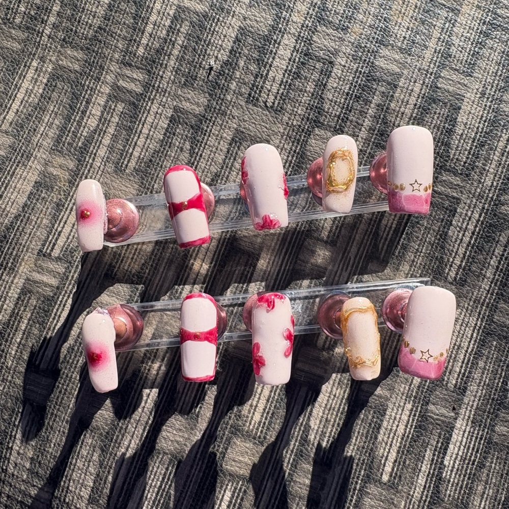 Elegant Red and Gold Press-On Nails